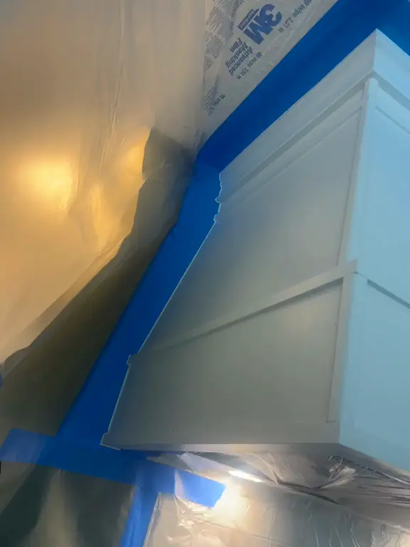 Kitchen range hood — Ann & Gaby Painting video (interior)